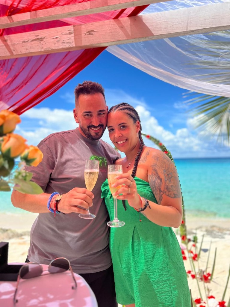 Sergio y Laura - Brindis